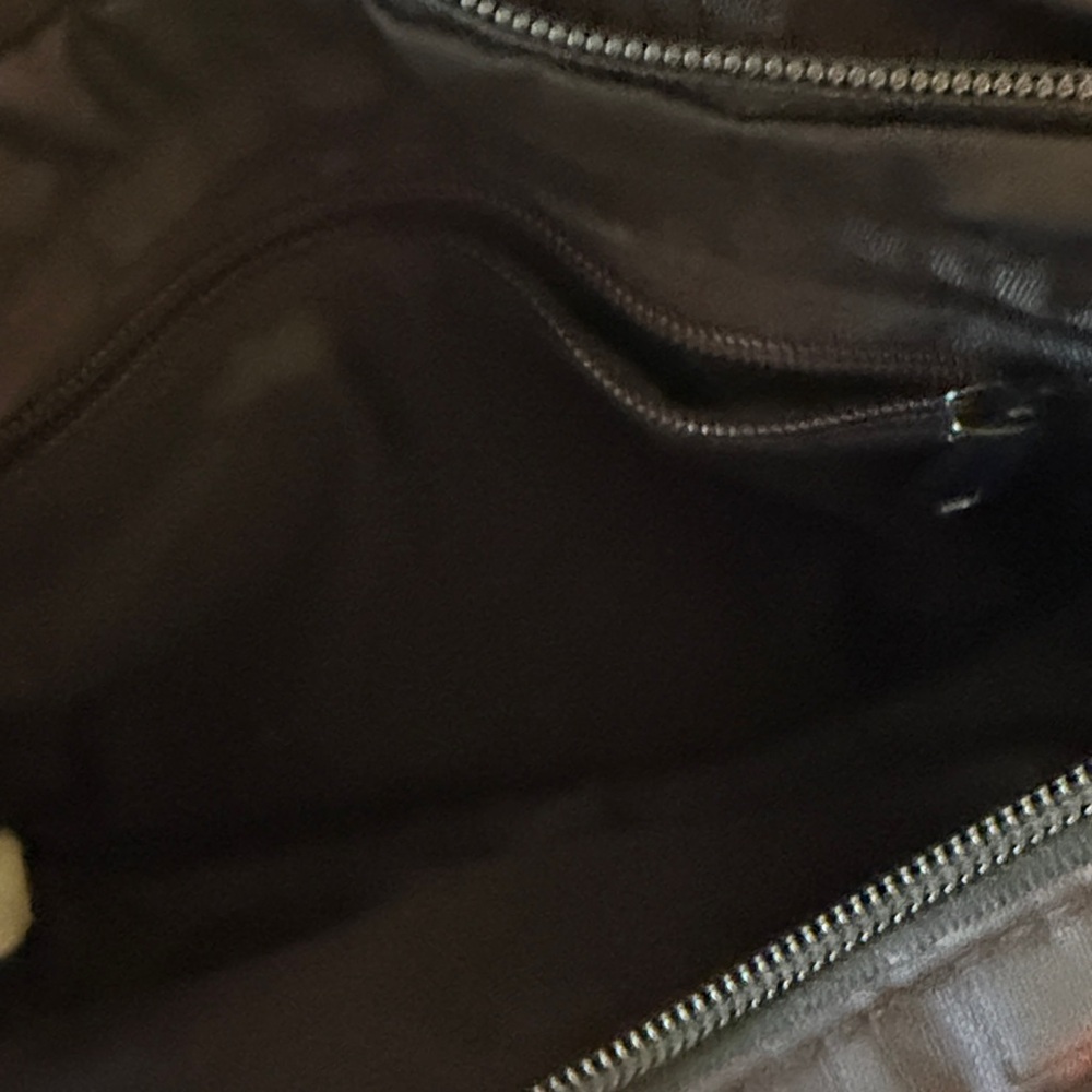 Supreme Black - Picture 3 of 5